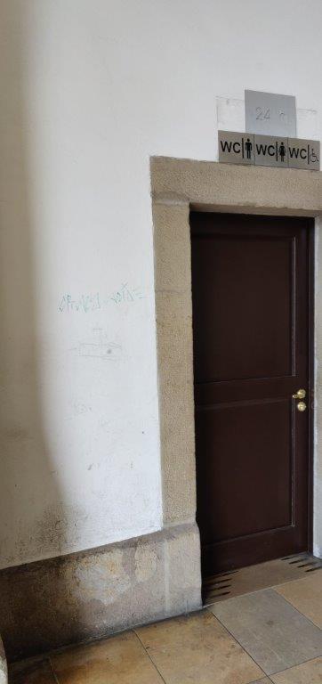 Zdjęcie przed zamalowaniem