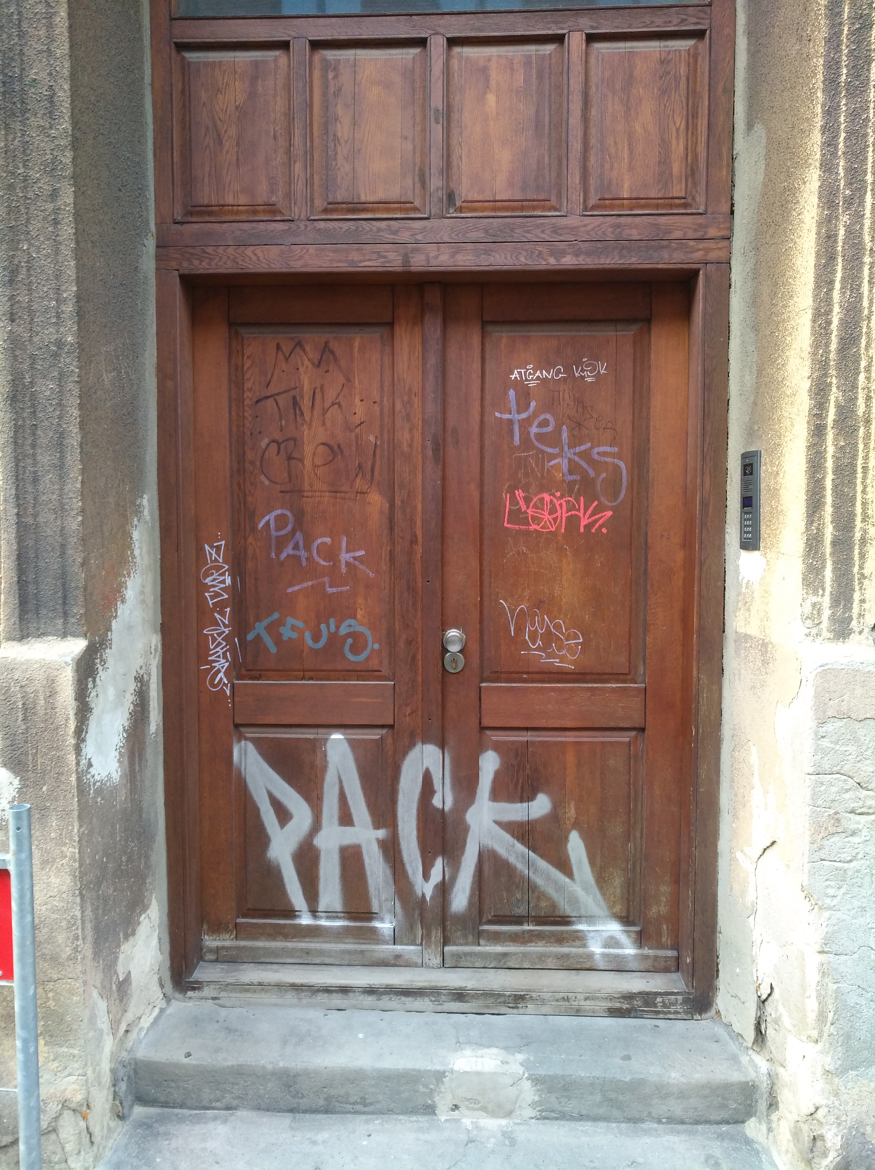 Zdjęcie przed zamalowaniem