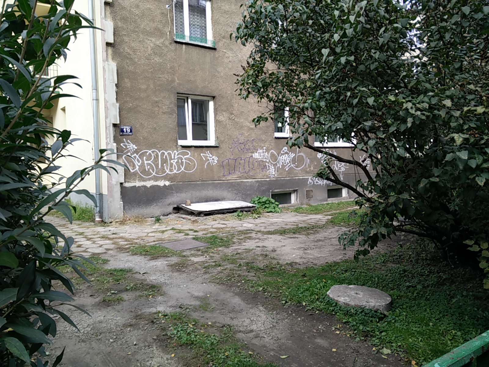 Zdjęcie przed zamalowaniem