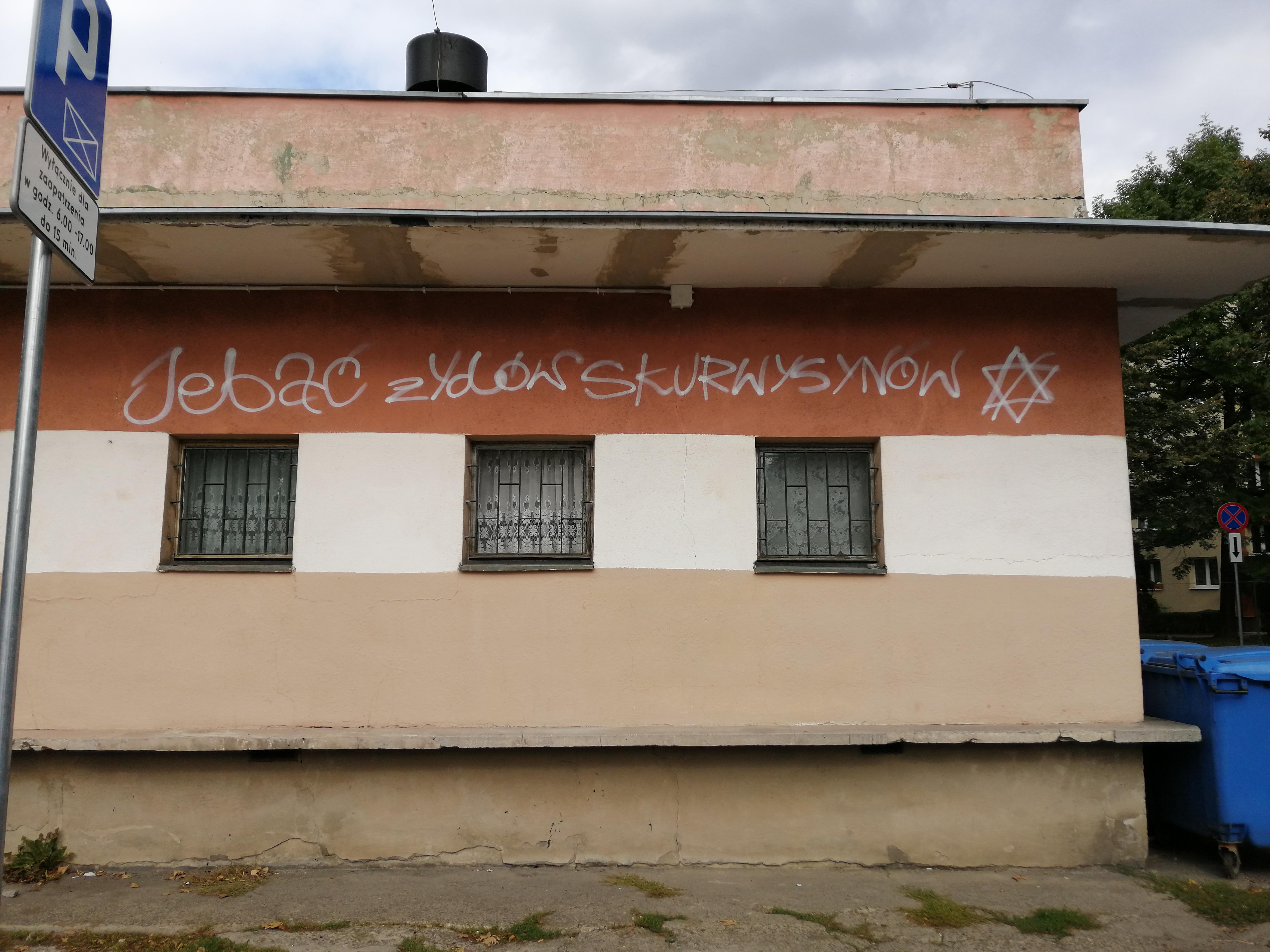 Zdjęcie przed zamalowaniem