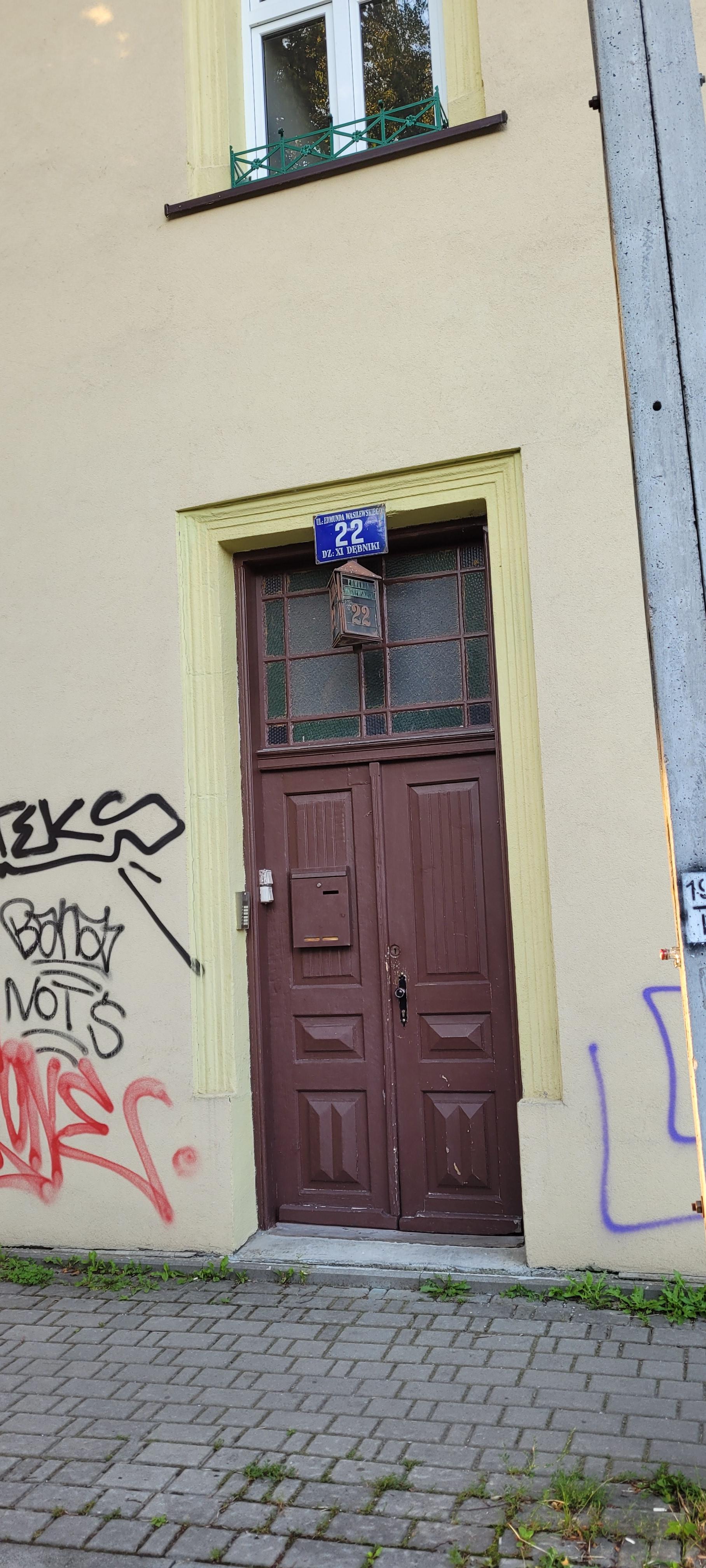 Zdjęcie przed zamalowaniem