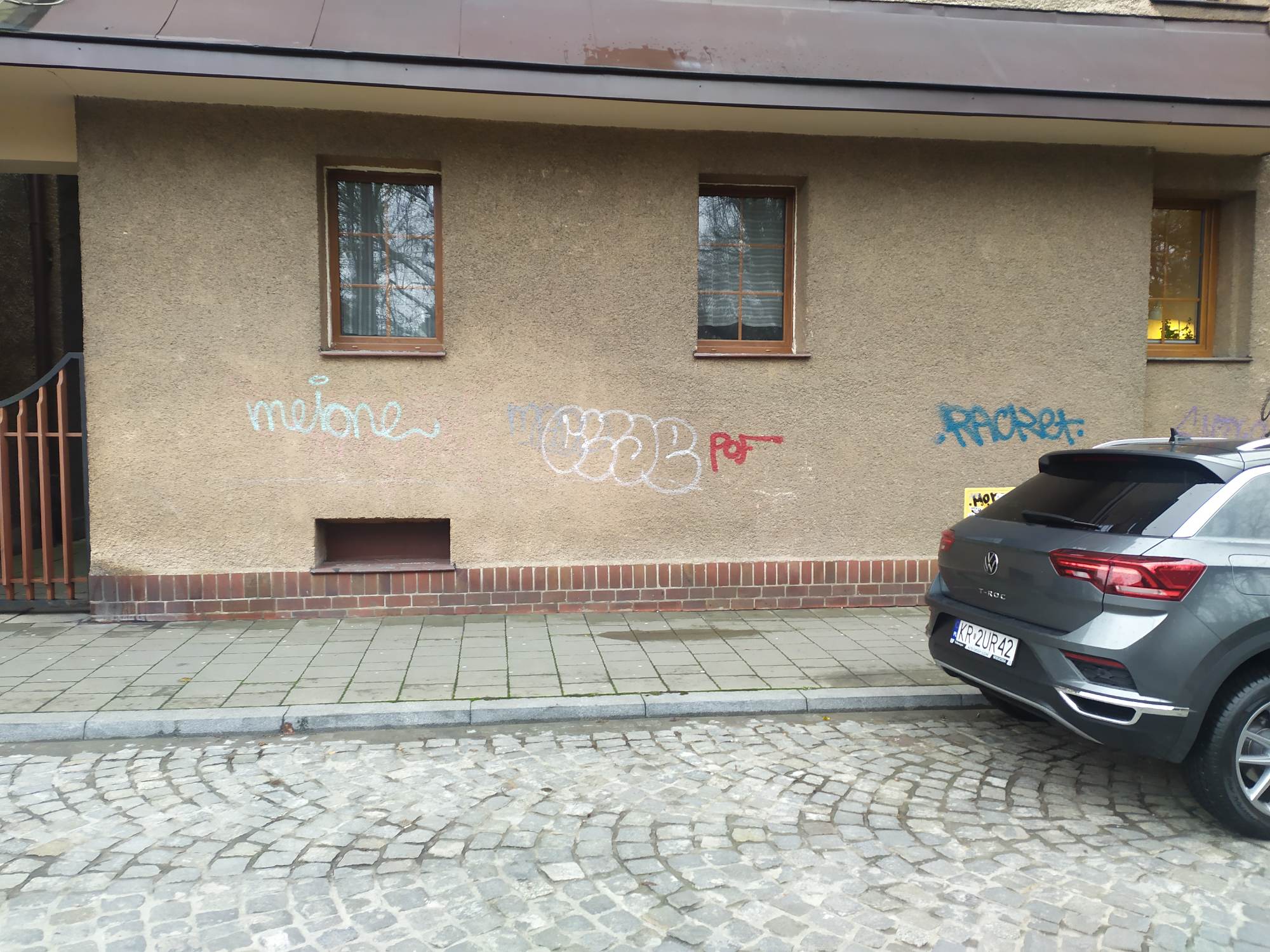 Zdjęcie przed zamalowaniem