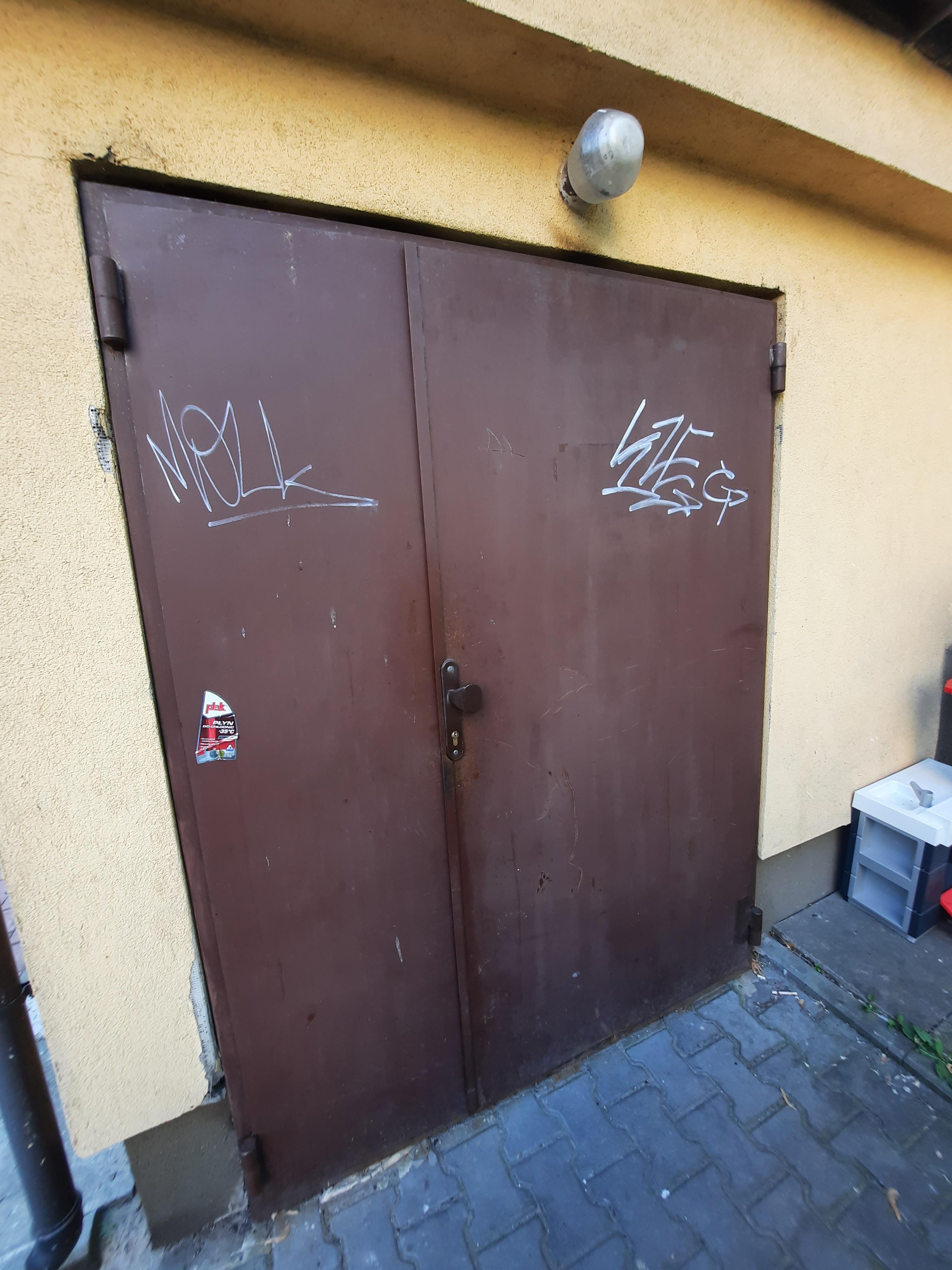 Zdjęcie przed zamalowaniem