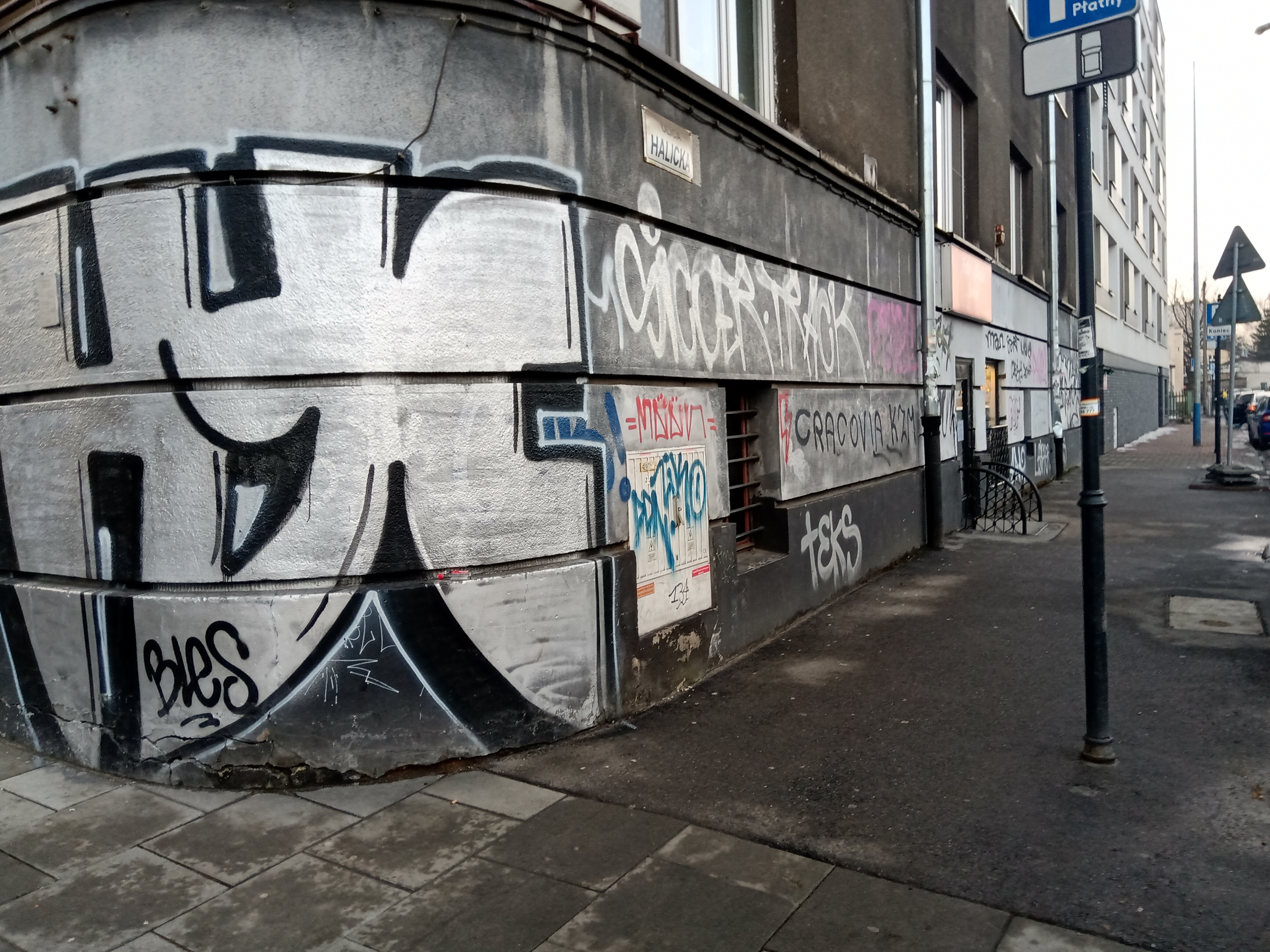 Zdjęcie przed zamalowaniem