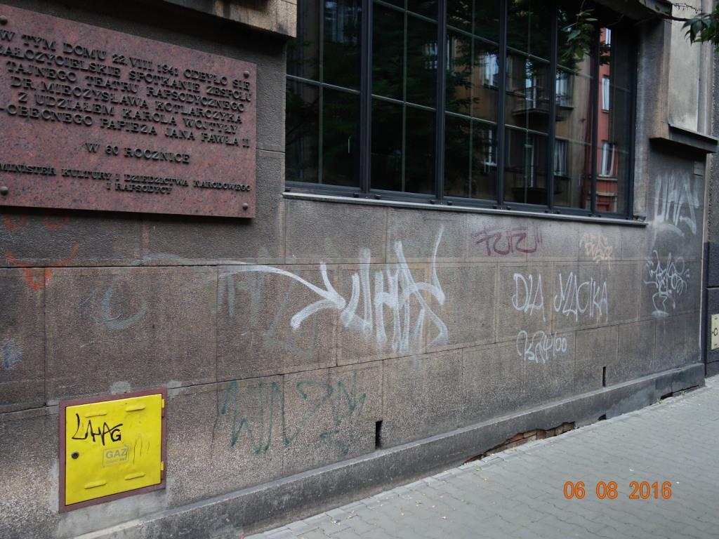 Zdjęcie przed zamalowaniem