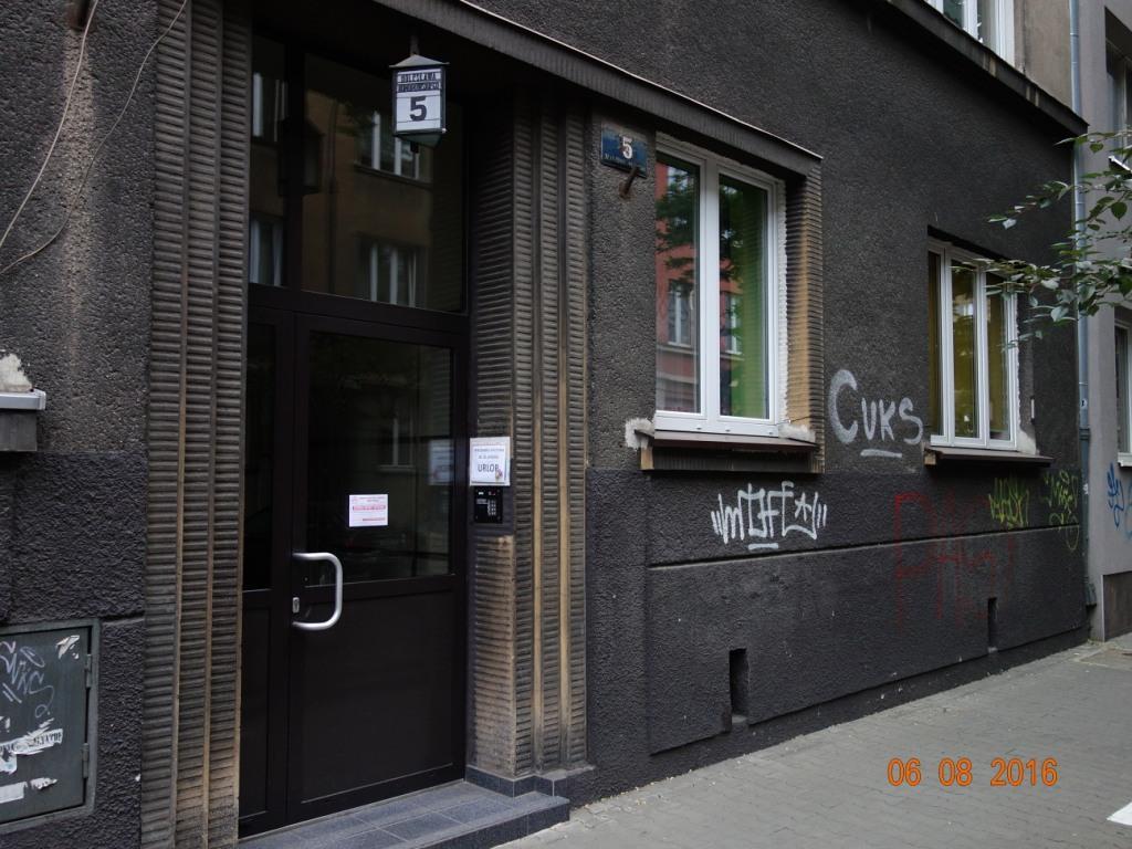 Zdjęcie przed zamalowaniem