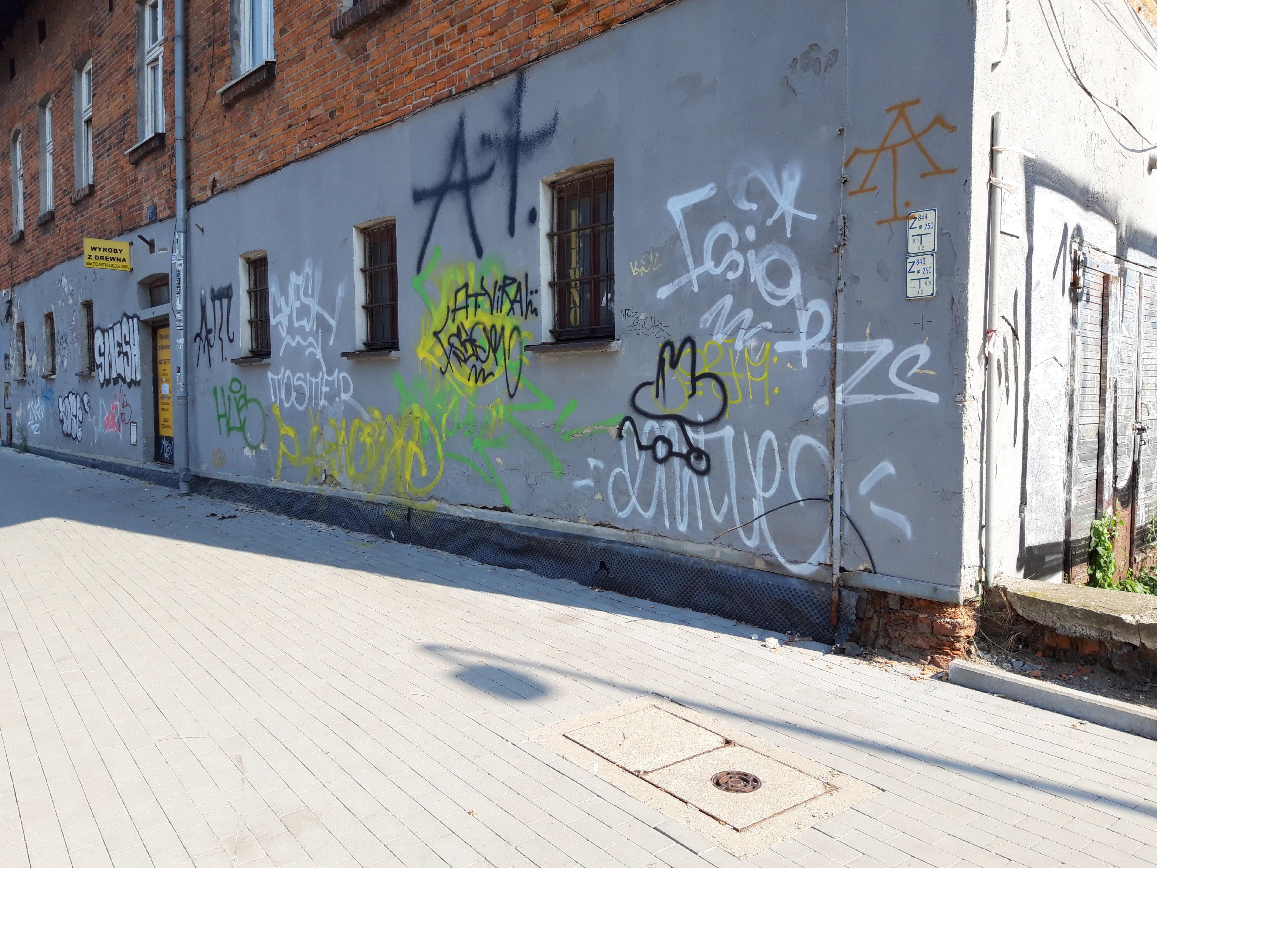 Zdjęcie przed zamalowaniem