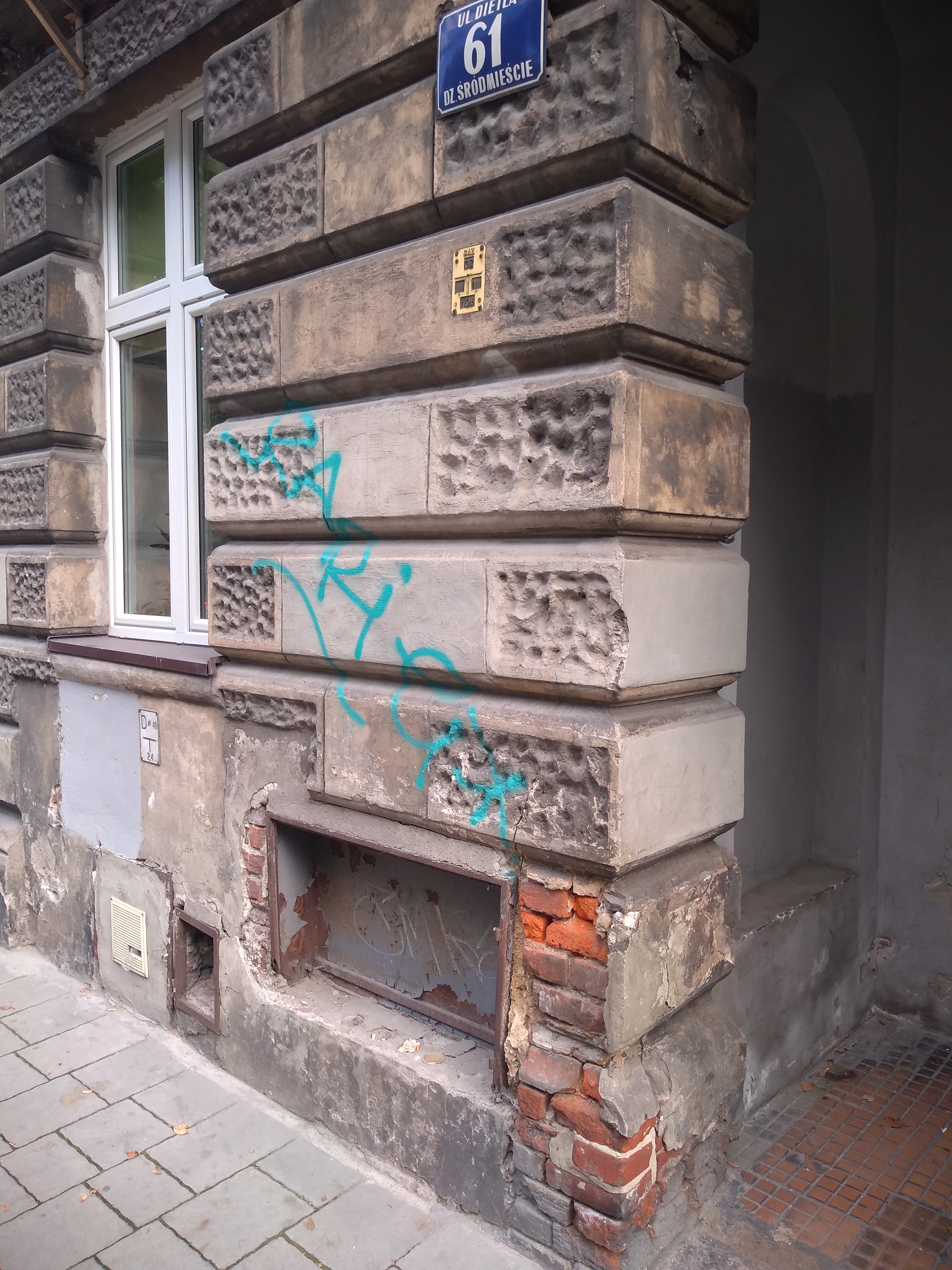 Zdjęcie przed zamalowaniem