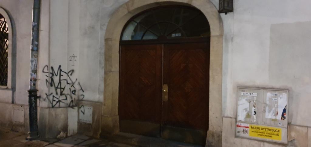 Zdjęcie przed zamalowaniem