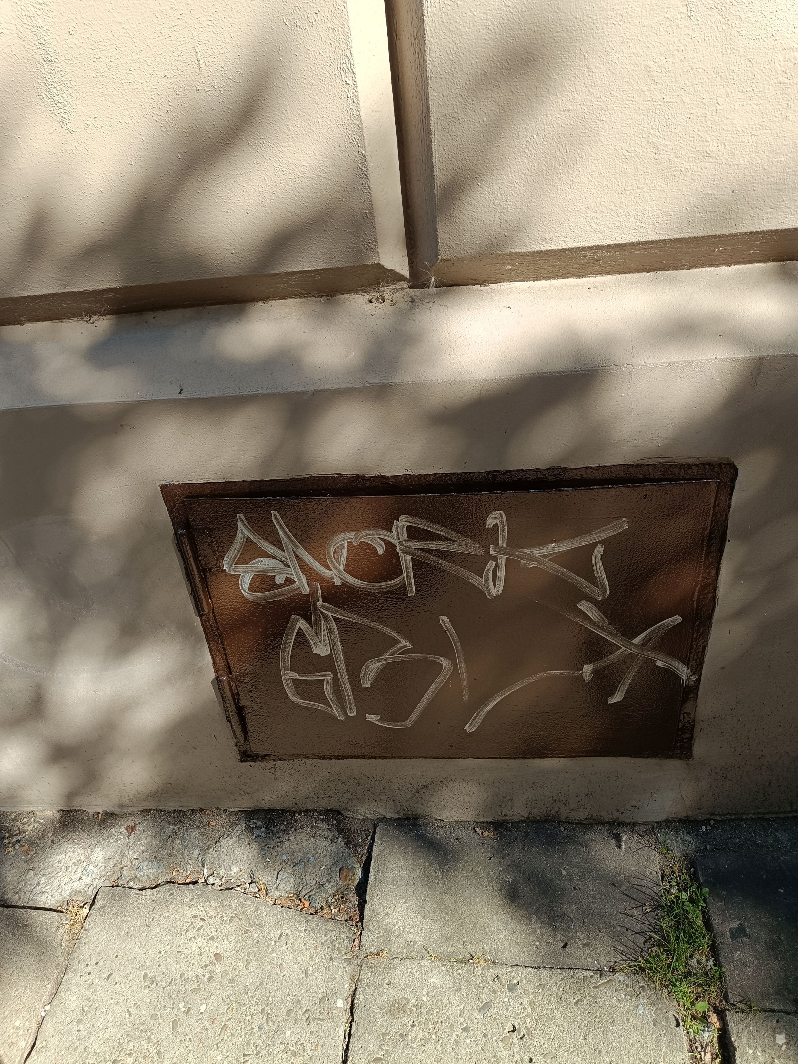 Zdjęcie przed zamalowaniem