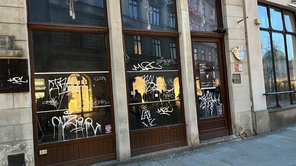 Zdjęcie przed zamalowaniem