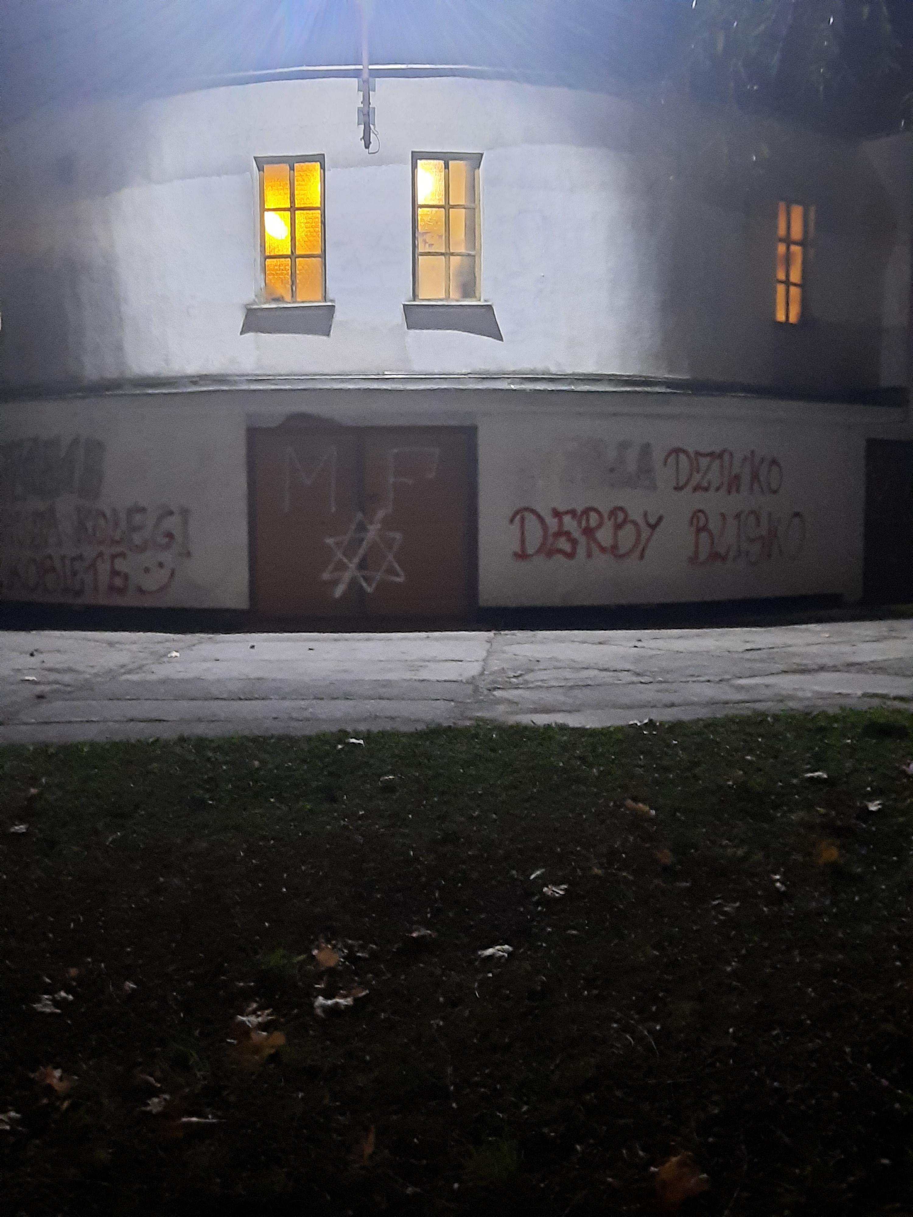 Zdjęcie przed zamalowaniem