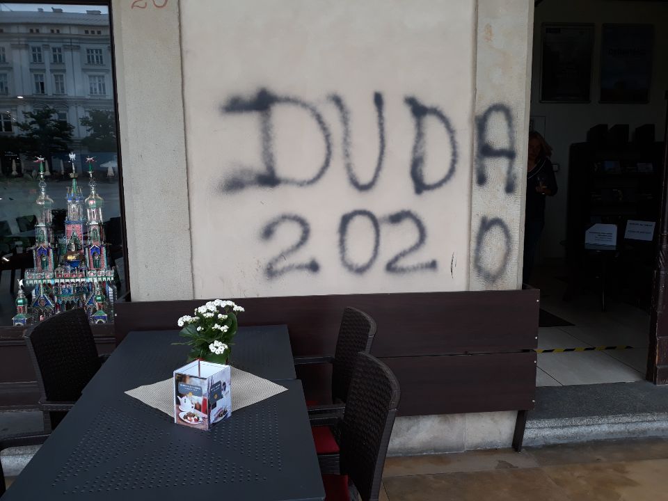 Zdjęcie przed zamalowaniem