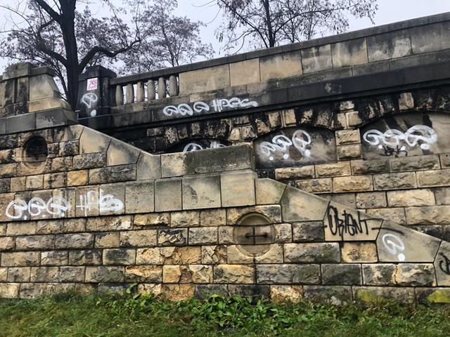 Zdjęcie przed zamalowaniem