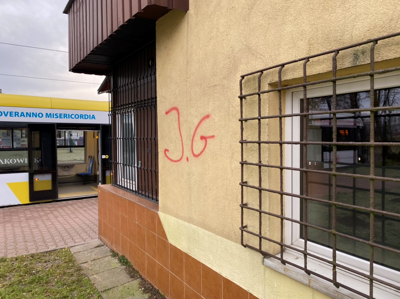 Zdjęcie przed zamalowaniem